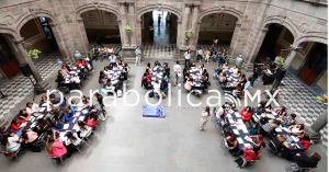 Celebra ayuntamiento foro universitario contra el acoso