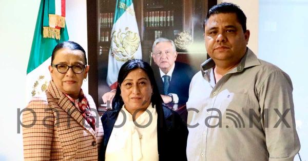 Se reúnen padres de Debanhi Escobar con la FGR y Rosa Isela Rodríguez