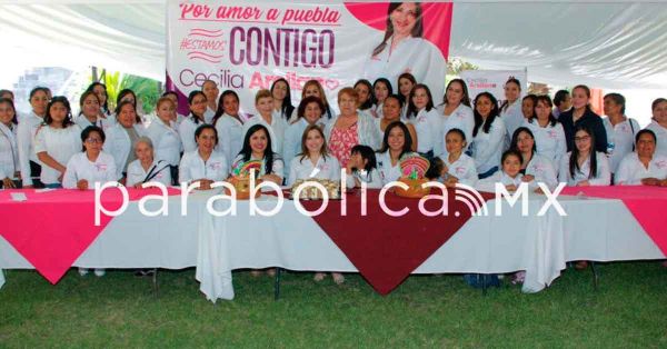 Impulsa Cecilia Arellano el liderazgo femenino en Puebla 