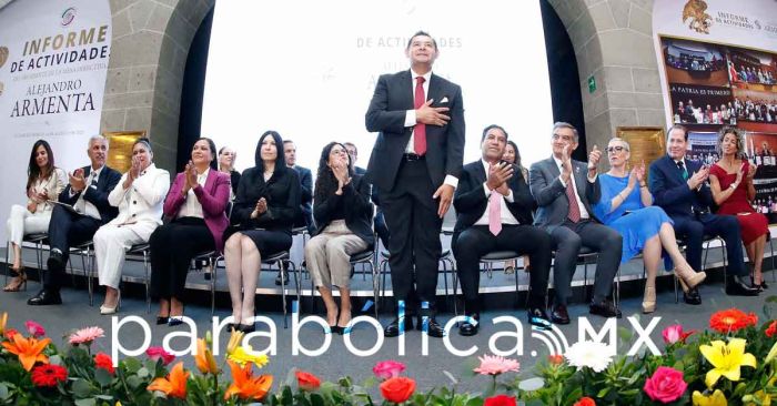 Destapan a Armenta en su informe de labores; corean “gobernador, gobernador”