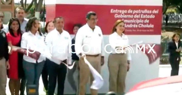 Dota Gobierno estatal de 5 patrullas a San Andr&eacute;s Cholula