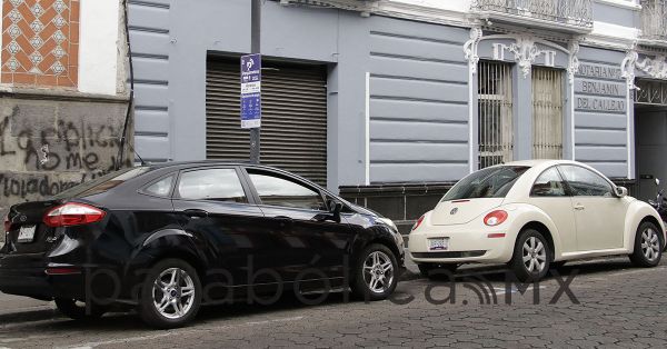 Conf&iacute;a Eduardo Rivera en apoyo del Congreso ante controversia de parqu&iacute;metros