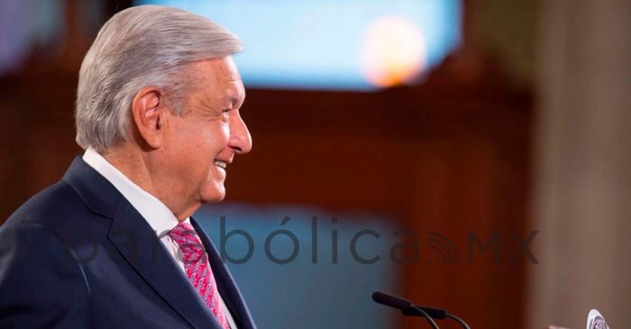 Reitera AMLO su política de “abrazos no balazos” y pone distancia de Bukele