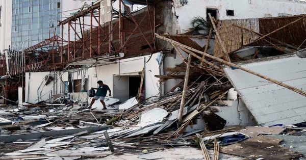 Narran turistas la pesadilla que vivieron tras el paso del huracán Otis