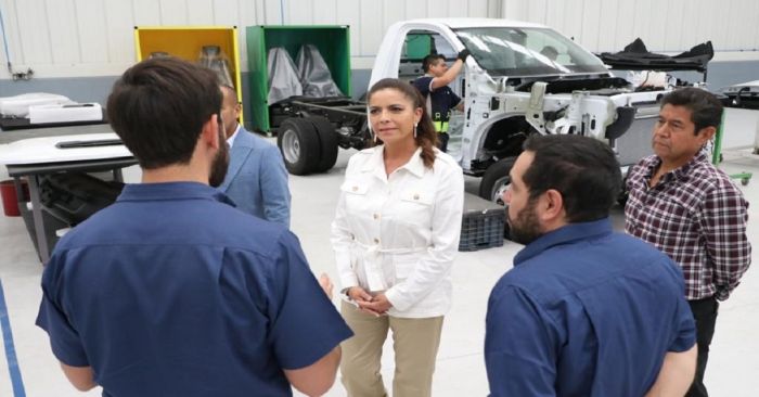 Crece empleo y remuneraciones de industria manufacturera en Puebla: Economía