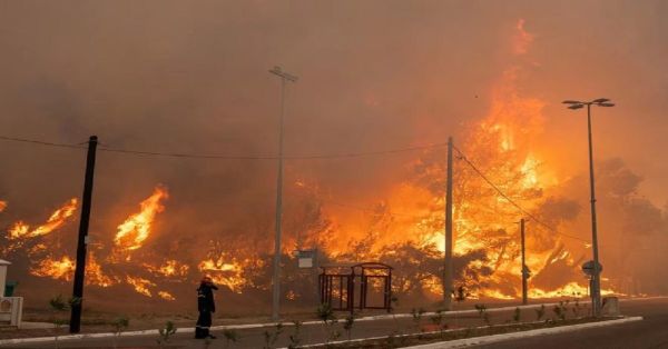 Hay miles de hectáreas en Grecia devastadas por incendios forestales