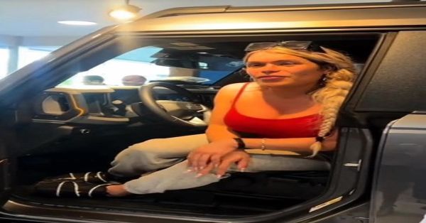 Estrena Wendy Guevara camioneta de más de un millón de pesos