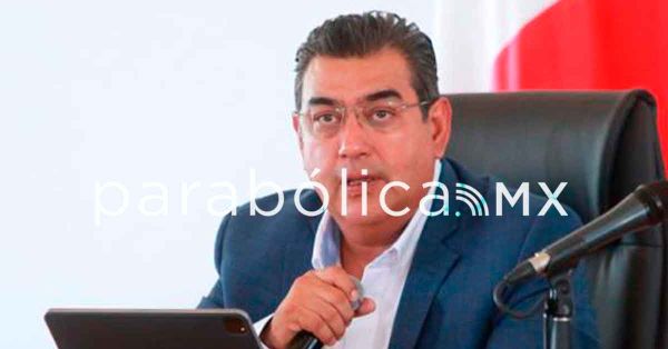 "No echen a pelear a los poblanos", responde Sergio Salomón a la presencia de Arturo Islas con Mier