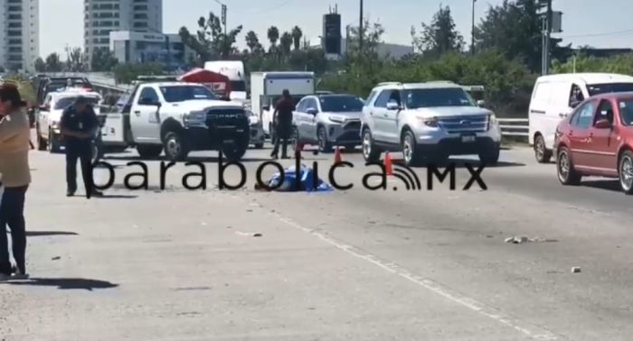 Muere motociclista tras impactar a camión en Periférico