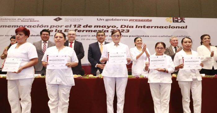 Reconocen labor de enfermeras y enfermeros en el desarrollo de Puebla: Sergio Salomón