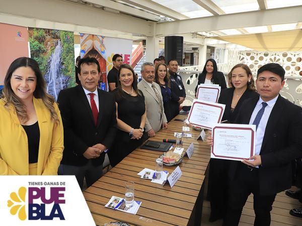 Entrega gobierno estatal Registro Nacional de Turismo a prestadores de servicios