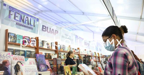 Acuden cientos de poblanos al primer d&iacute;a de actividades de la Fenali BUAP