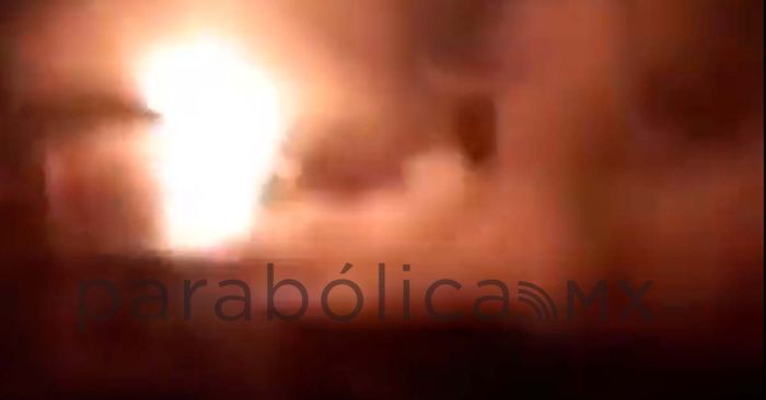 Mueren 8 personas por incendio en la Central de Abasto de Toluca