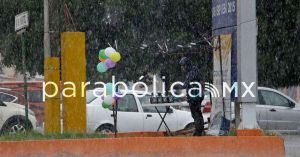 Llueve fuerte en diversas vialidades de la capital poblana