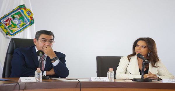 Renuncia Olivia Salomón a la Secretaría de Economía en Puebla