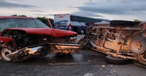 Hay siete lesionados por un choque en carretera de Querétaro