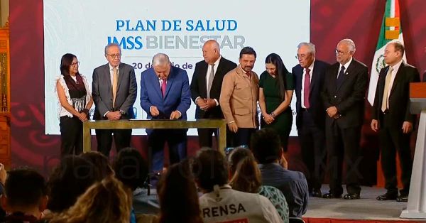 Firman AMLO y 6 gobernadores convenio de transferencia de recursos para IMSS Bienestar