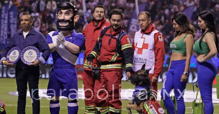 Reconocen en el Cuauhtémoc a binomios caninos de Cruz Roja