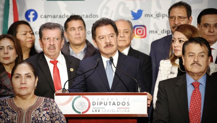 Hay recursos para la reconstrucción de Acapulco en el PEF 2024: Mier