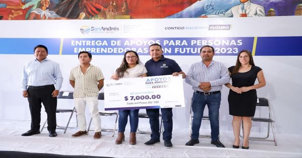 Entregan apoyos económicos a Emprendedores de San Andrés Cholula