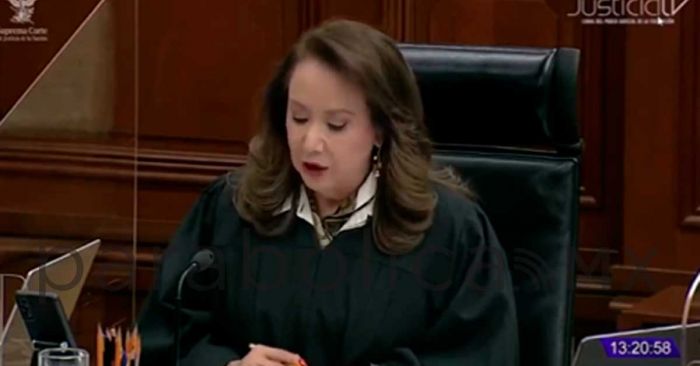 Abre UNAM espacio para que Yasm&iacute;n Esquivel se defienda de acusaciones de plagio de tesis