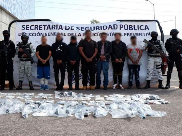 Detienen a nueve personas y dos menores de edad en Cuautlancingo; portaban armas y marihuana