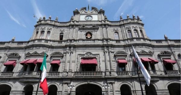 Anuncian al relevo de Fernando Cort&eacute;s en el Ayuntamiento de Puebla