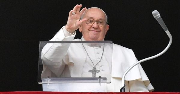 Pide Papa rezar por las víctimas de la guerra