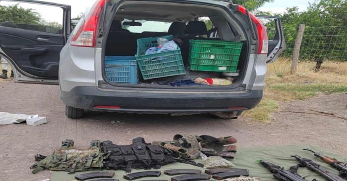 Aseguran Guardia Nacional y Ejército armamento tras agresión en Michoacán