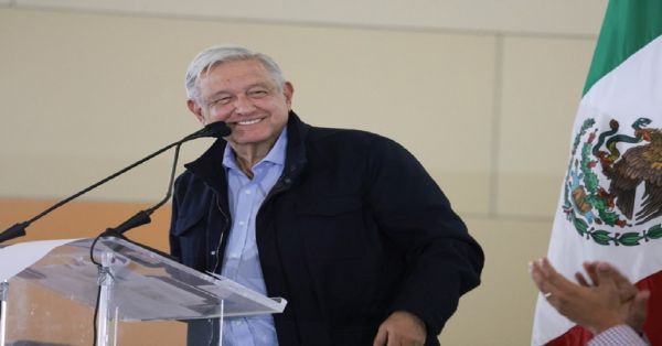 Dialogarán en diciembre sector empresarial y obrero para aumentar salario mínimo: AMLO