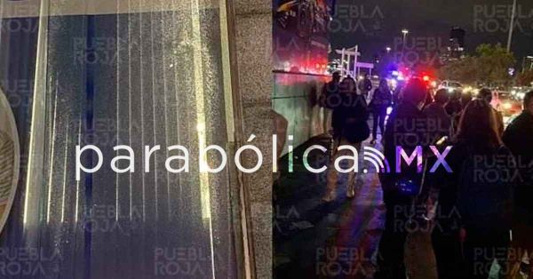 Atacan a balazos el Centro de Atenci&oacute;n Telcel de V&iacute;a San &Aacute;ngel