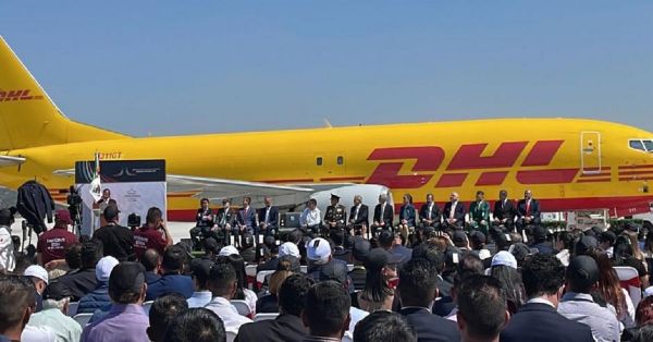 Aterriza primer vuelo comercial de carga en el AIFA