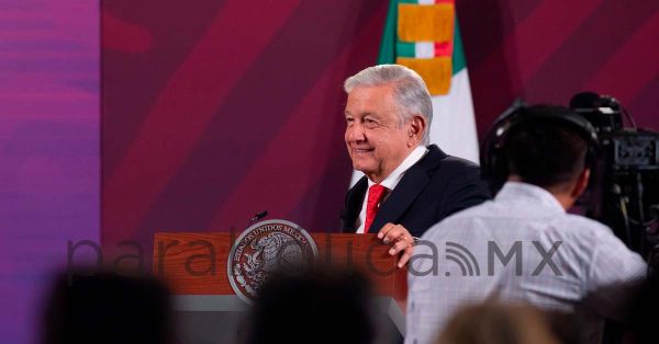 Anuncia AMLO el registro de la aerolínea comercial de Sedena