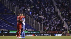 Vence Rayados con voltereta al Puebla en el Cuauhtémoc