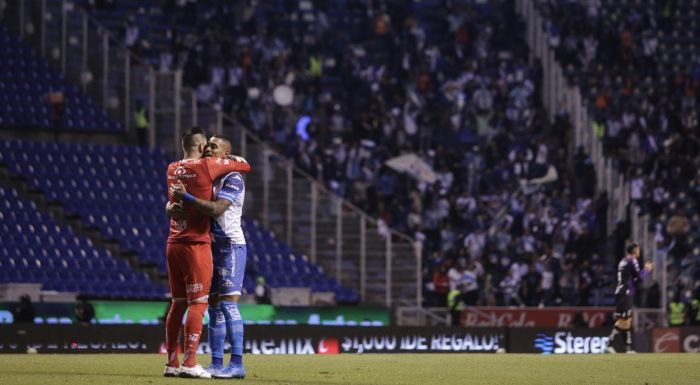 Vence Rayados con voltereta al Puebla en el Cuauhtémoc