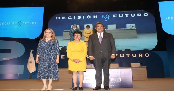 Reconoce Lilia Cedillo a los universitarios &quot;ustedes son nuestra razón de ser&quot;