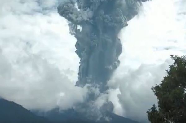 Deja erupción de volcán Marapi al menos 22 muertos en Indonesia