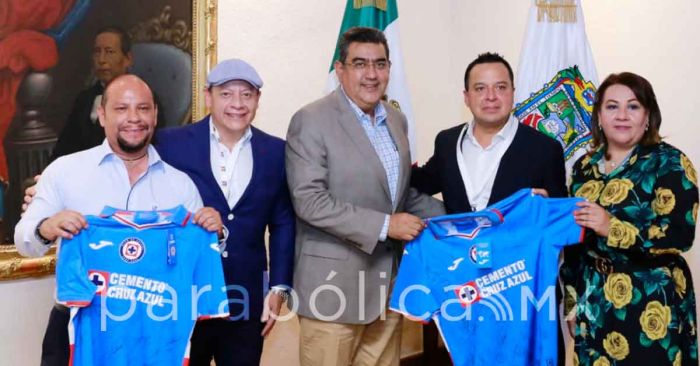 Recibe Sergio Salomón a directivos de la Cementera Cruz Azul