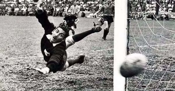 Murió &quot;La Tota&quot; Carbajal, histórico portero mundialista mexicano