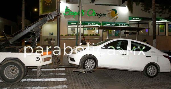 Aseguran vehiculos en alcohol&iacute;metro de jueves en la Avenida Ju&aacute;rez