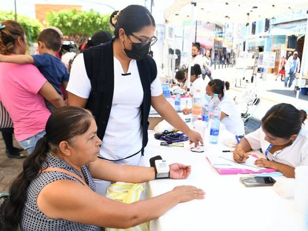 Con jornadas de atención, gobierno estatal fortalece desarrollo personal y familiar de mujeres