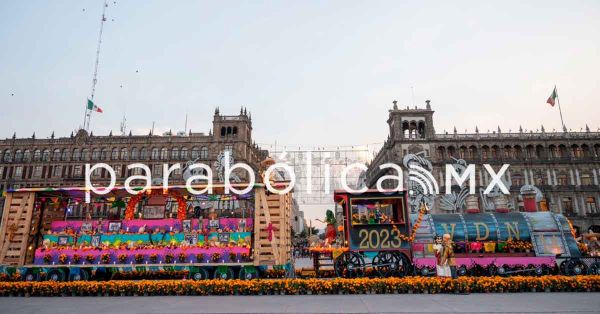 Inauguran la ofrenda monumental en el zócalo de la CDMX