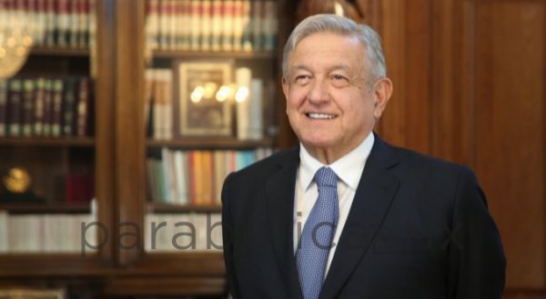 Abre AMLO canal de WhatsApp