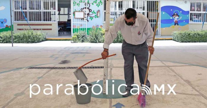 Dejan escuelas relucientes para el regreso a clases tras la contingencia volcánica