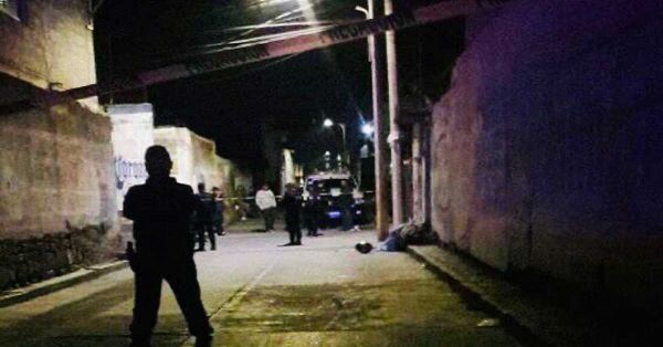 Ejecutan a dos hermanos en Tehuitzingo por presunto ajuste de cuentas