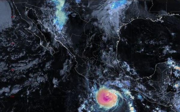 Se intensifica huracán Otis a categoría 1