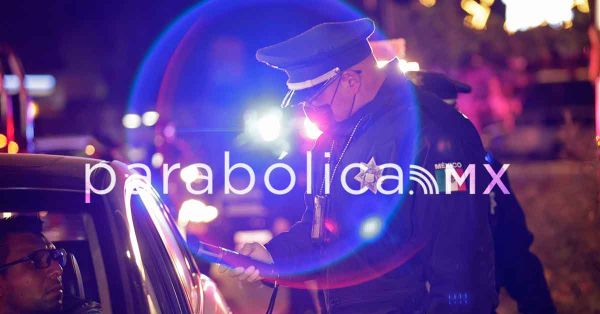 Sorprenden a conductores con alcohol&iacute;metro en la Avenida Ju&aacute;rez