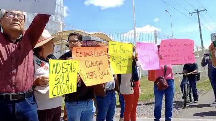 Monta Claudia Rivera espect&aacute;culo en audiencia penal