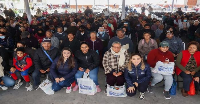 Continúan brindando apoyos a las familias de San Pedro Cholula