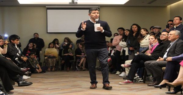 Participa Eduardo Rivera en el foro "Diálogos por la democracia"